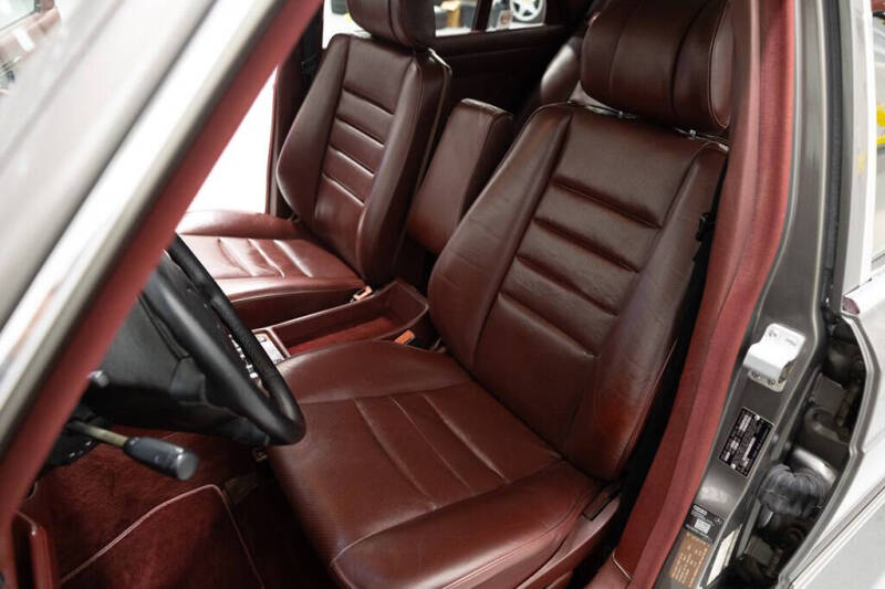 1988 Mercedes-Benz 560-Class 560 SEL