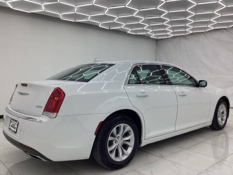 2021 Chrysler 300 Touring