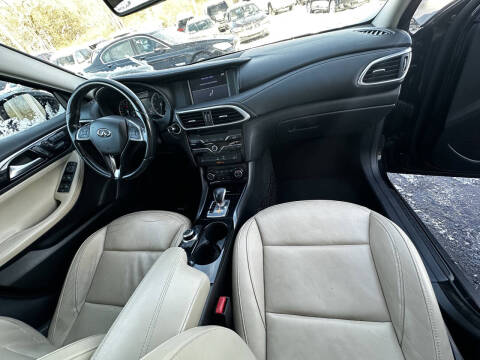 2017 Infiniti QX30 Premium