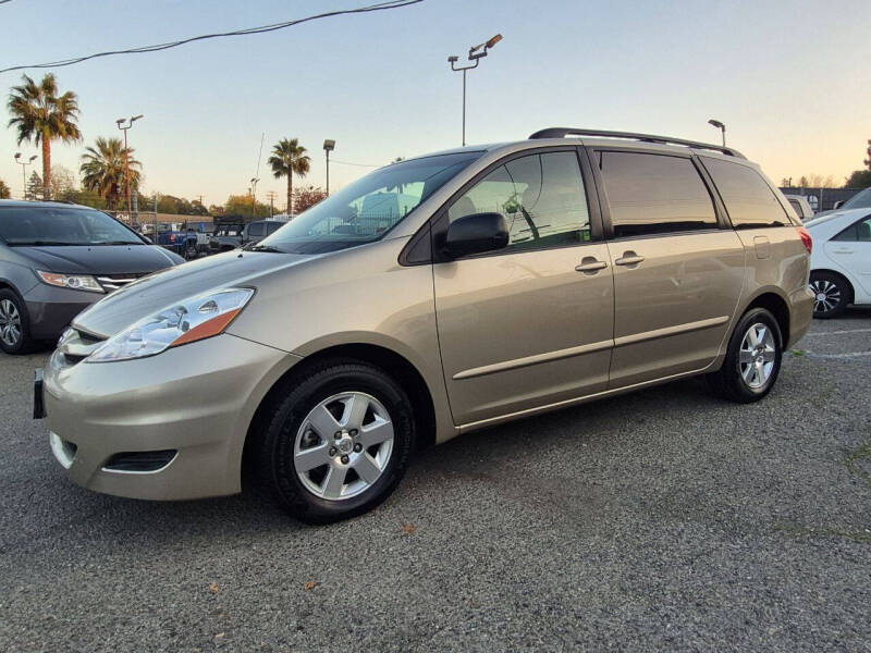 2007 Toyota Sienna LE 7-Passenger