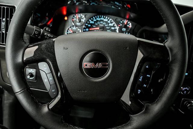 2025 GMC Savana 2500