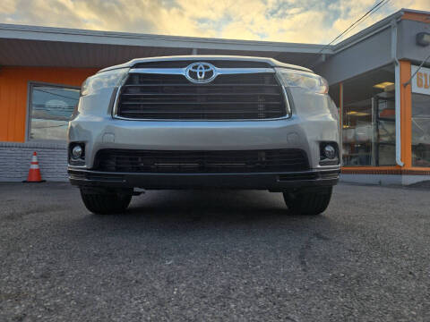 2014 Toyota Highlander LE