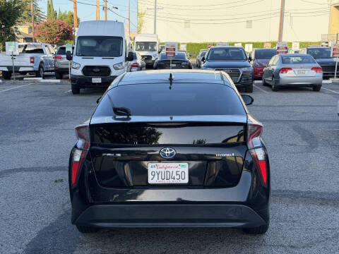 2016 Toyota Prius Three