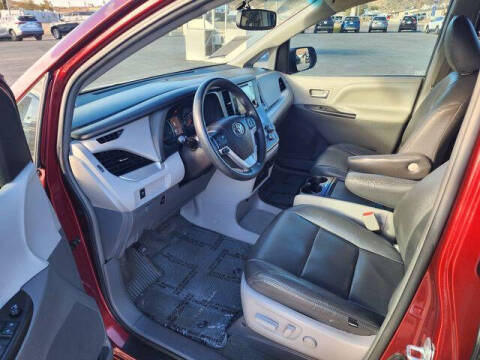 2017 Toyota Sienna LE 8-Passenger