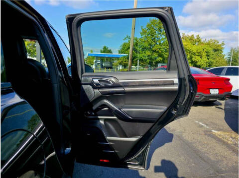 2017 Porsche Cayenne Platinum Edition