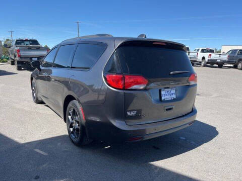 2020 Chrysler Pacifica Touring L