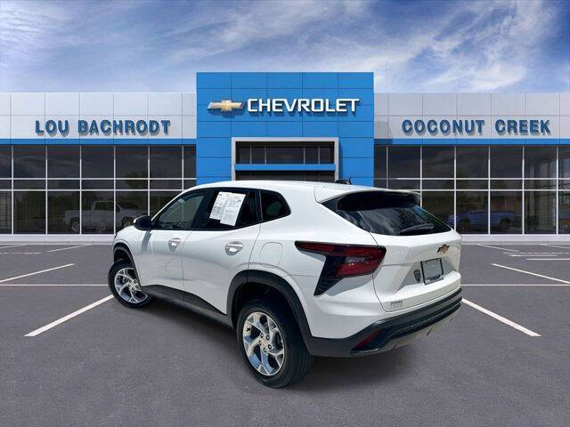 2025 Chevrolet Trax LS