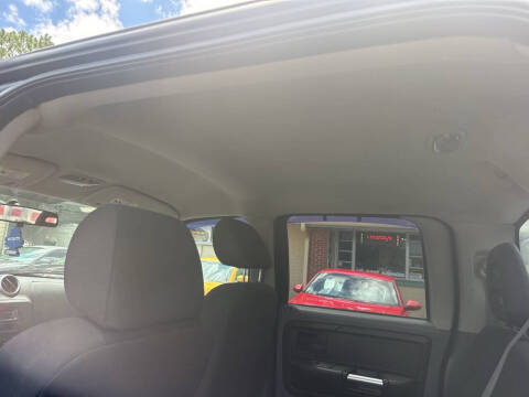 2007 Mitsubishi Raider LS