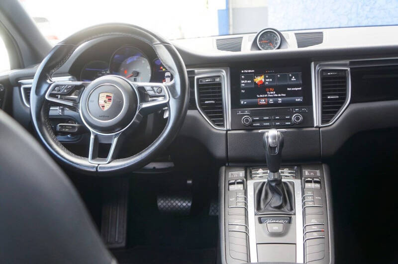 2018 Porsche Macan S