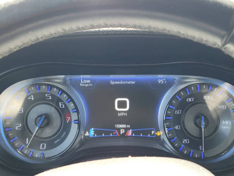 2017 Chrysler 300