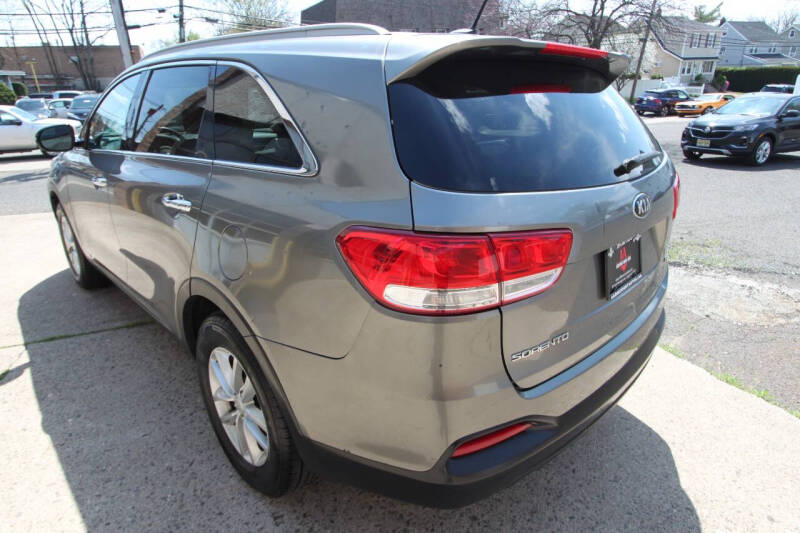 2017 Kia Sorento LX
