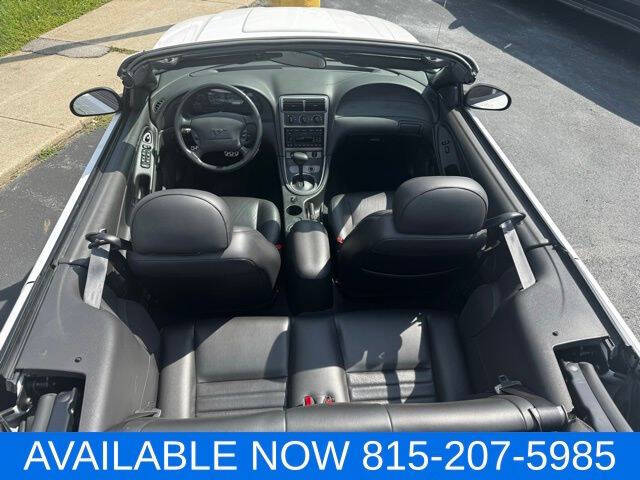 2004 Ford Mustang GT Deluxe