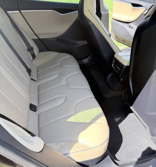 2013 Tesla Model S Performance