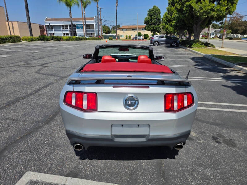 2011 Ford Mustang GT Premium