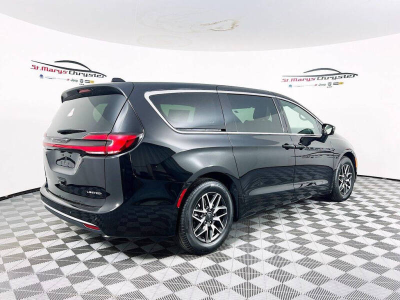 2027 Chrysler Pacifica Limited
