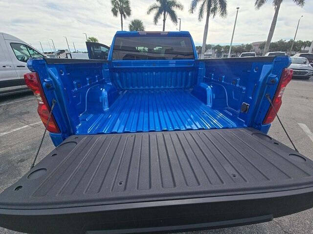 2025 Chevrolet Silverado 1500 Custom