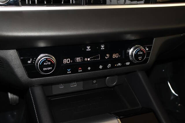 2024 Mitsubishi Outlander PHEV SEL