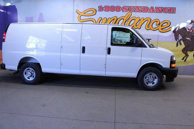 2025 Chevrolet Express 3500