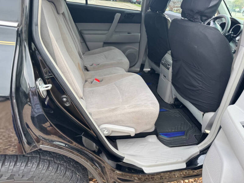 2011 Toyota Highlander SE