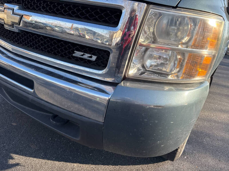 2009 Chevrolet Silverado 1500 1LT photo 15