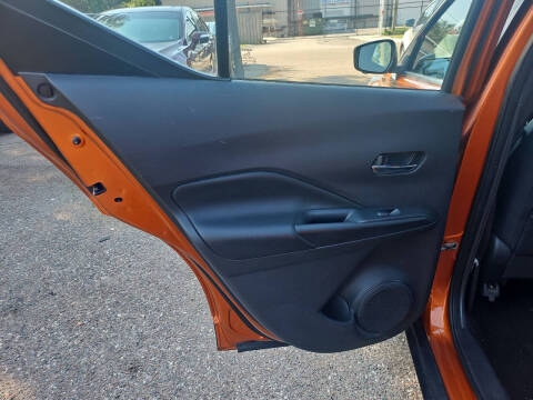 2019 Nissan Kicks SR