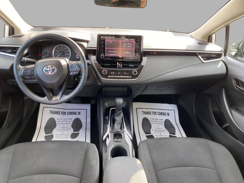 2022 Toyota Corolla LE