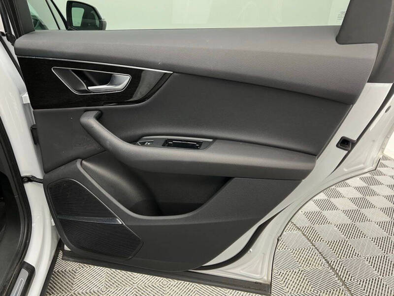 2022 Audi Q7 quattro Premium Plus 55 TFSI