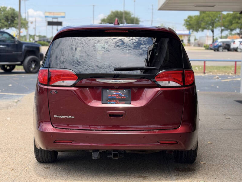 2017 Chrysler Pacifica Touring