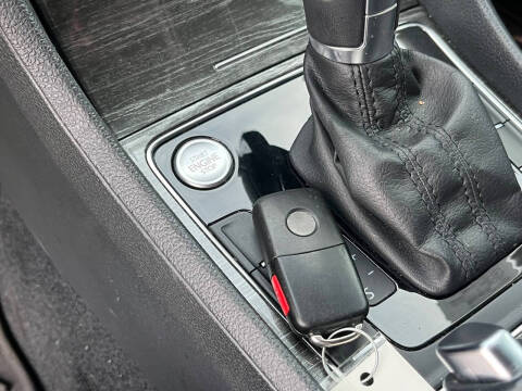 2016 Volkswagen Passat 1.8T SE