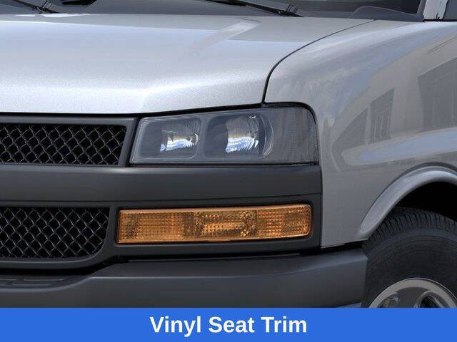 2025 Chevrolet Express 2500