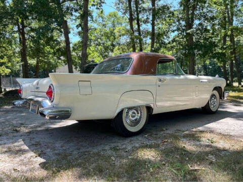 1957 Ford Thunderbird