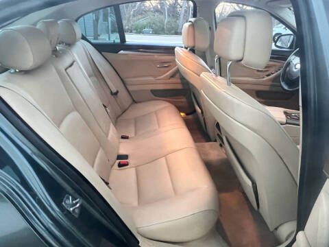 2012 BMW 5 Series 528i