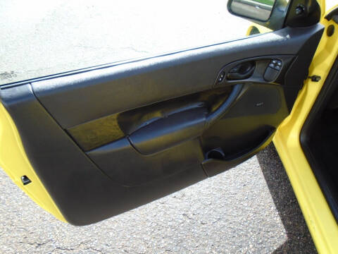 2005 Ford Focus ZX3 SES