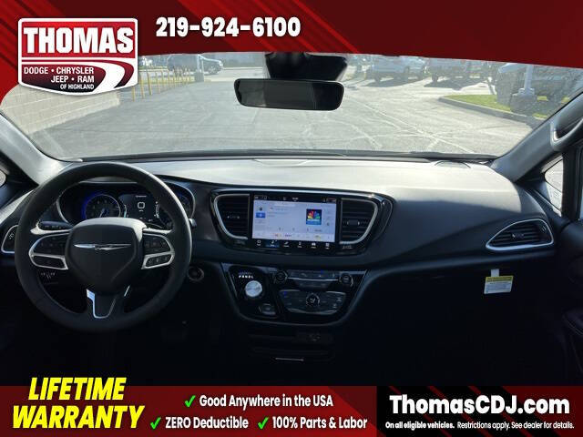 2026 Chrysler Voyager LX