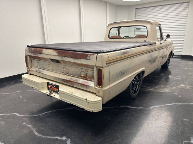 1965 Ford F-100
