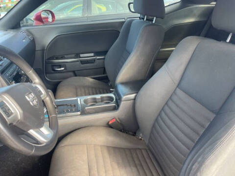 2012 Dodge Challenger SXT