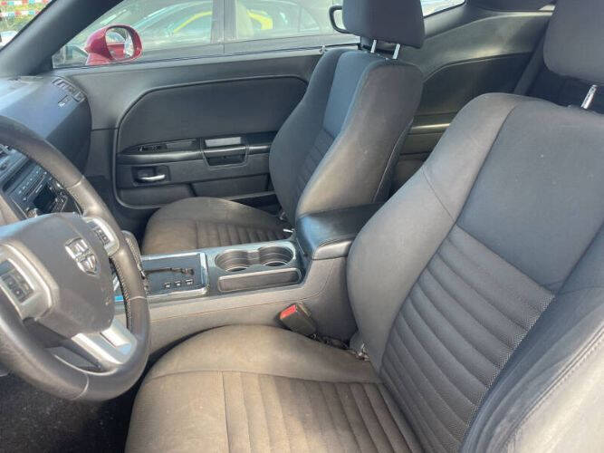 2012 Dodge Challenger SXT