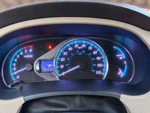 2013 Toyota Sienna XLE 8-Passenger