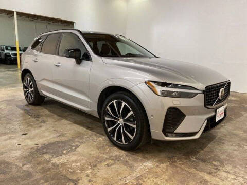 2025 Volvo XC60 B5 Plus Dark Theme