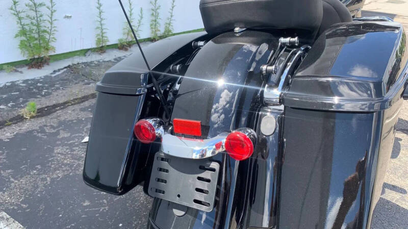 2017 Harley-Davidson Street Glide Special