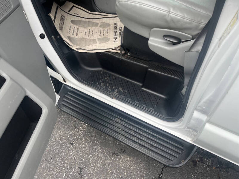 2009 Ford E-Series E-150 XL