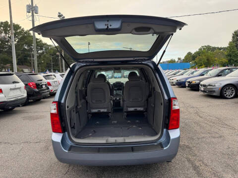 2008 Kia Sedona LX