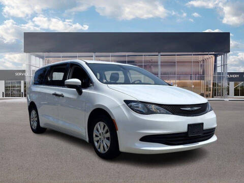 2020 Chrysler Voyager L