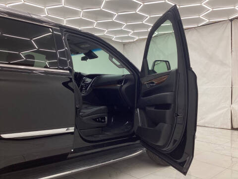 2017 Cadillac Escalade Luxury