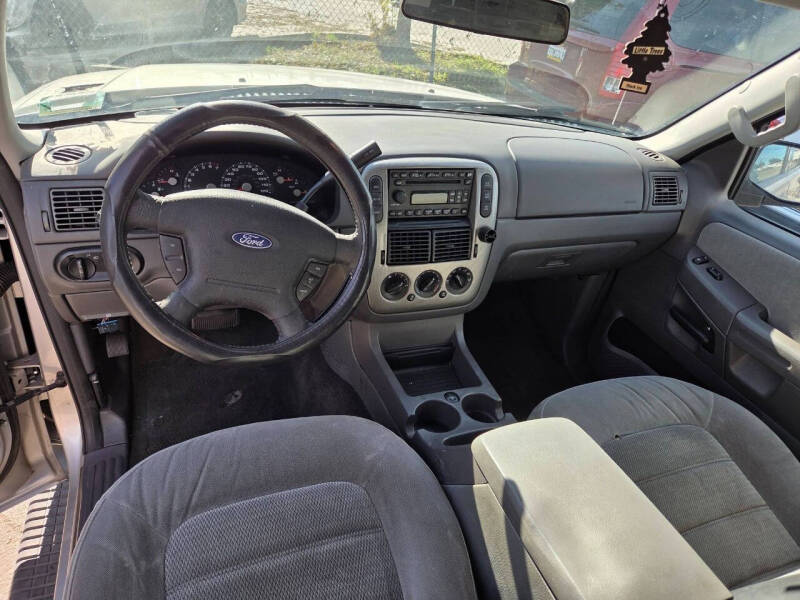 2005 Ford Explorer XLT