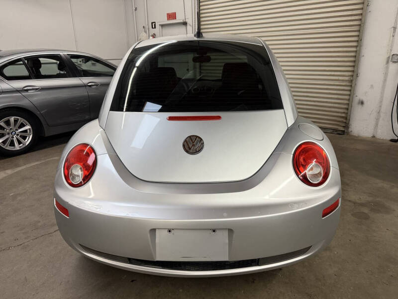 2008 Volkswagen New Beetle S