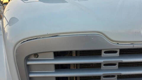 2011 Freightliner M2 106