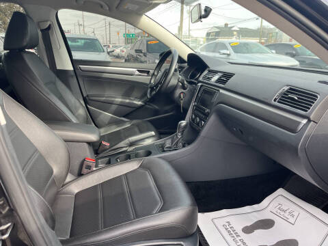 2017 Volkswagen Passat 1.8T R-Line