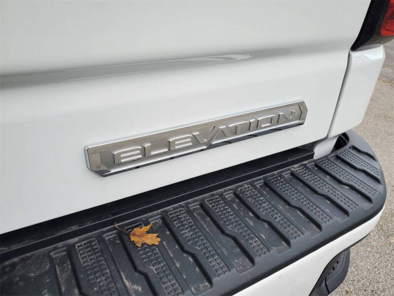 2026 GMC Sierra 1500 Elevation Standard