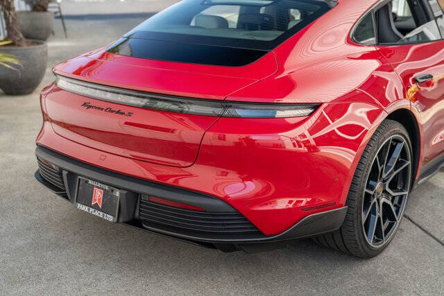 2022 Porsche Taycan 13